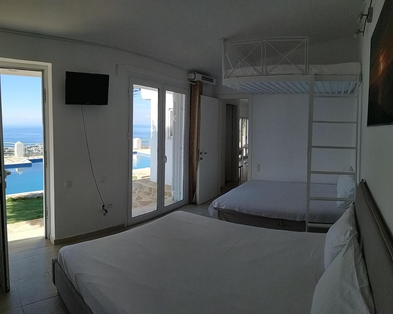 Infinity Blue Suite Saronida Exterior photo